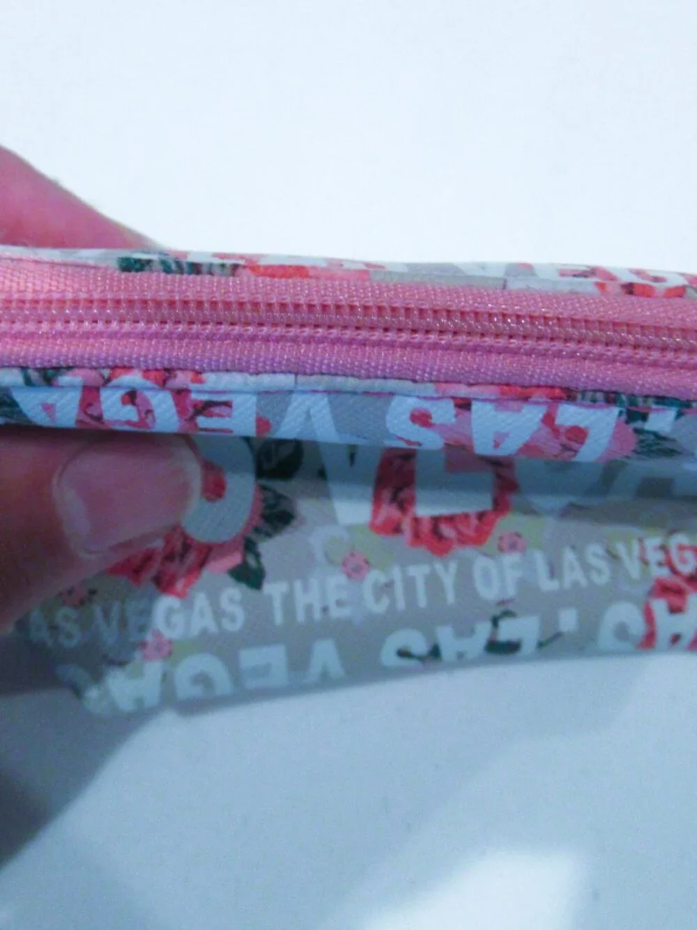 Robin Ruth Las Vegas grey and pink coin wallet, keychain